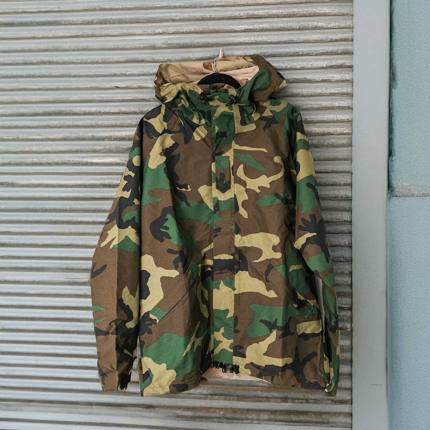 ミリタリーカモ リバーシブル フードジャケットMilitary Camouflage