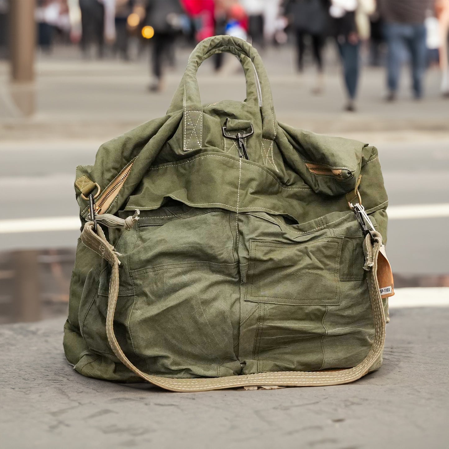 1950年代 50's アメリカ軍 USアーミーのスリーピングバッグ生地 リメイクショルダーバッグ Lサイズ【T.K GARMENT SUPPLY】