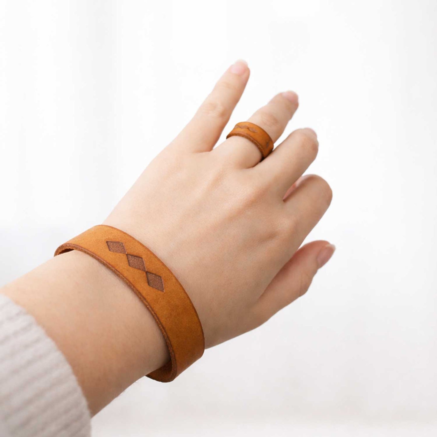 ヴィンテージミリタリーレザーブレスレット 40s 革 アクセサリー リメイク