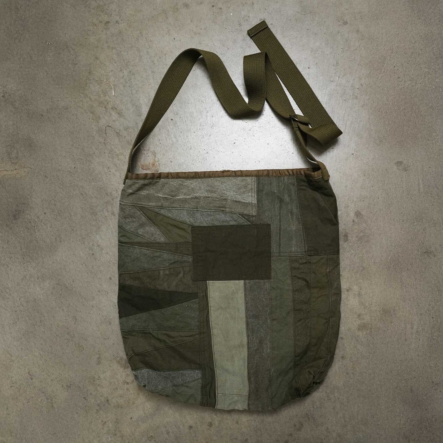 ヴィンテージミリタリーパッチワーク ショルダーバッグ ハンドメイド 男女兼用