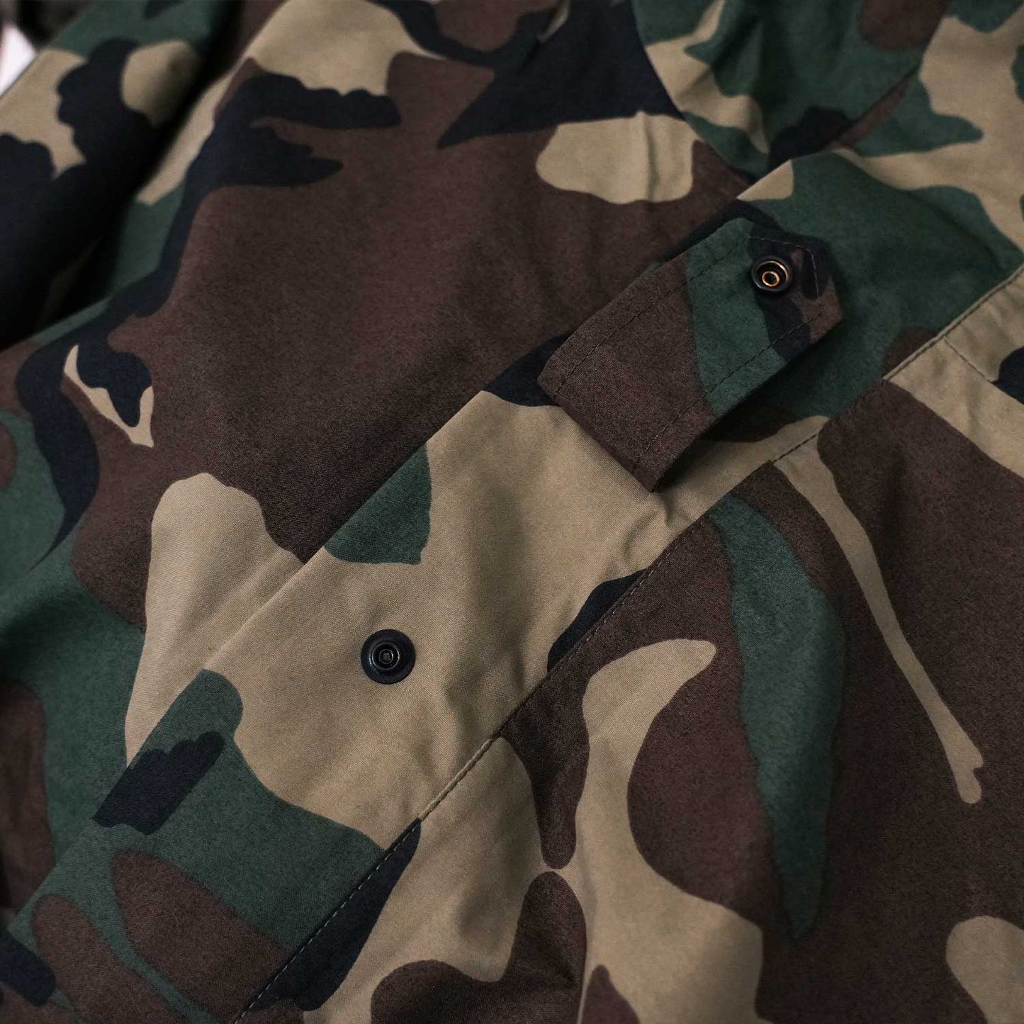 ミリタリーカモ リバーシブル フードジャケットMilitary Camouflage Reversible Hooded Jacket / GORE-TEX