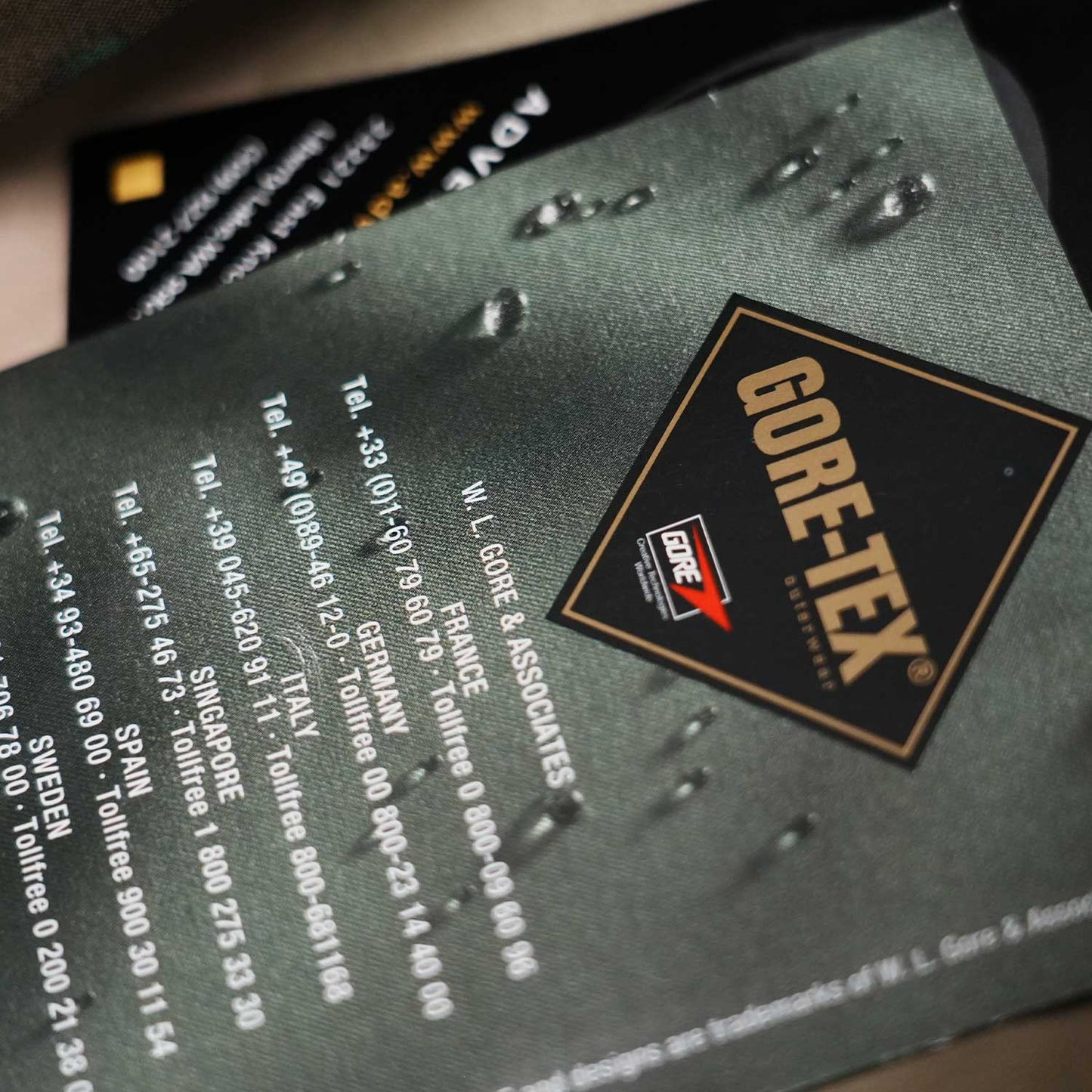 ミリタリーカモ リバーシブル フードジャケットMilitary Camouflage Reversible Hooded Jacket / GORE-TEX