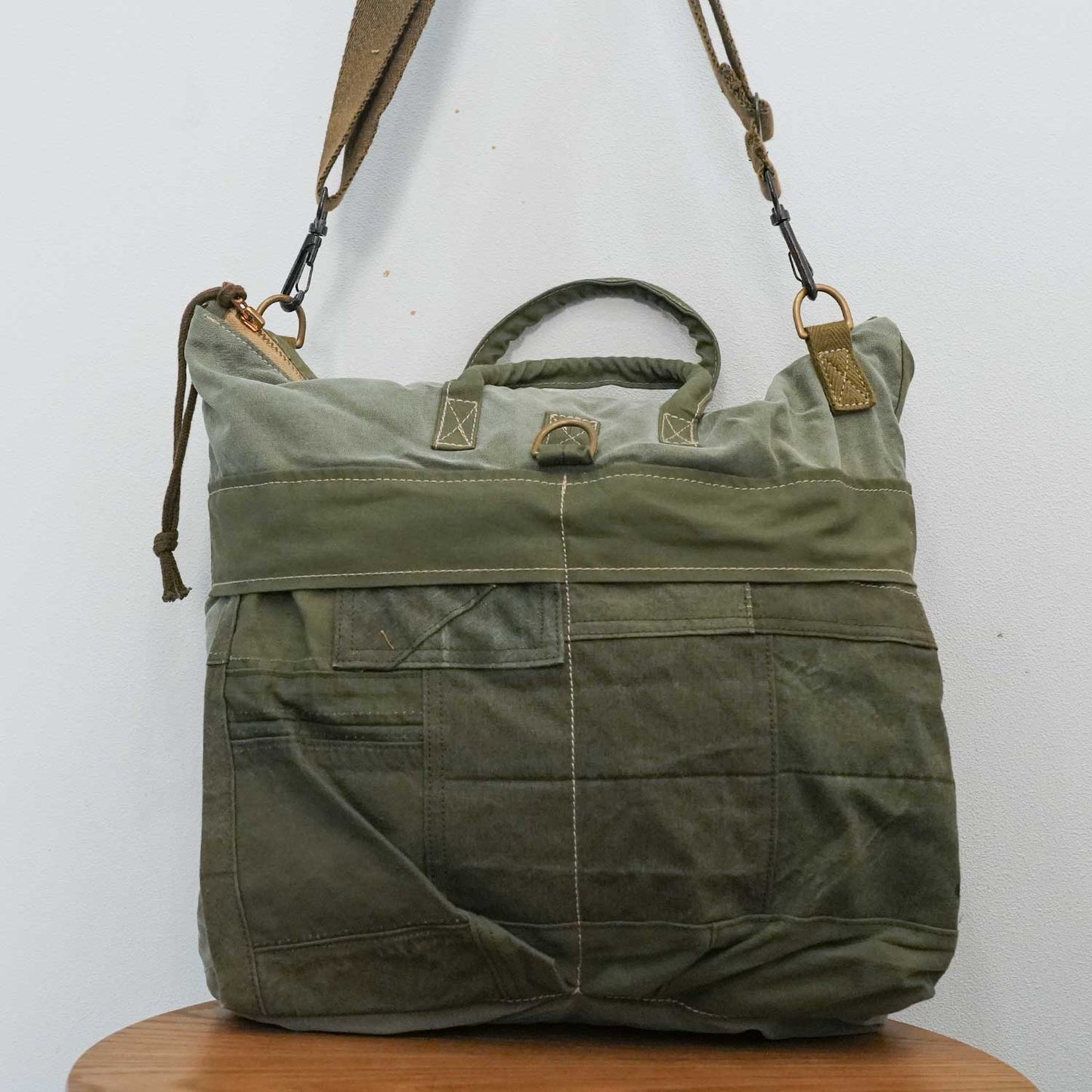 1950年代 50's アメリカ軍 USアーミーのスリーピングバッグ生地 リメイクショルダーバッグ(ヘルメットバッグ) Sサイズ