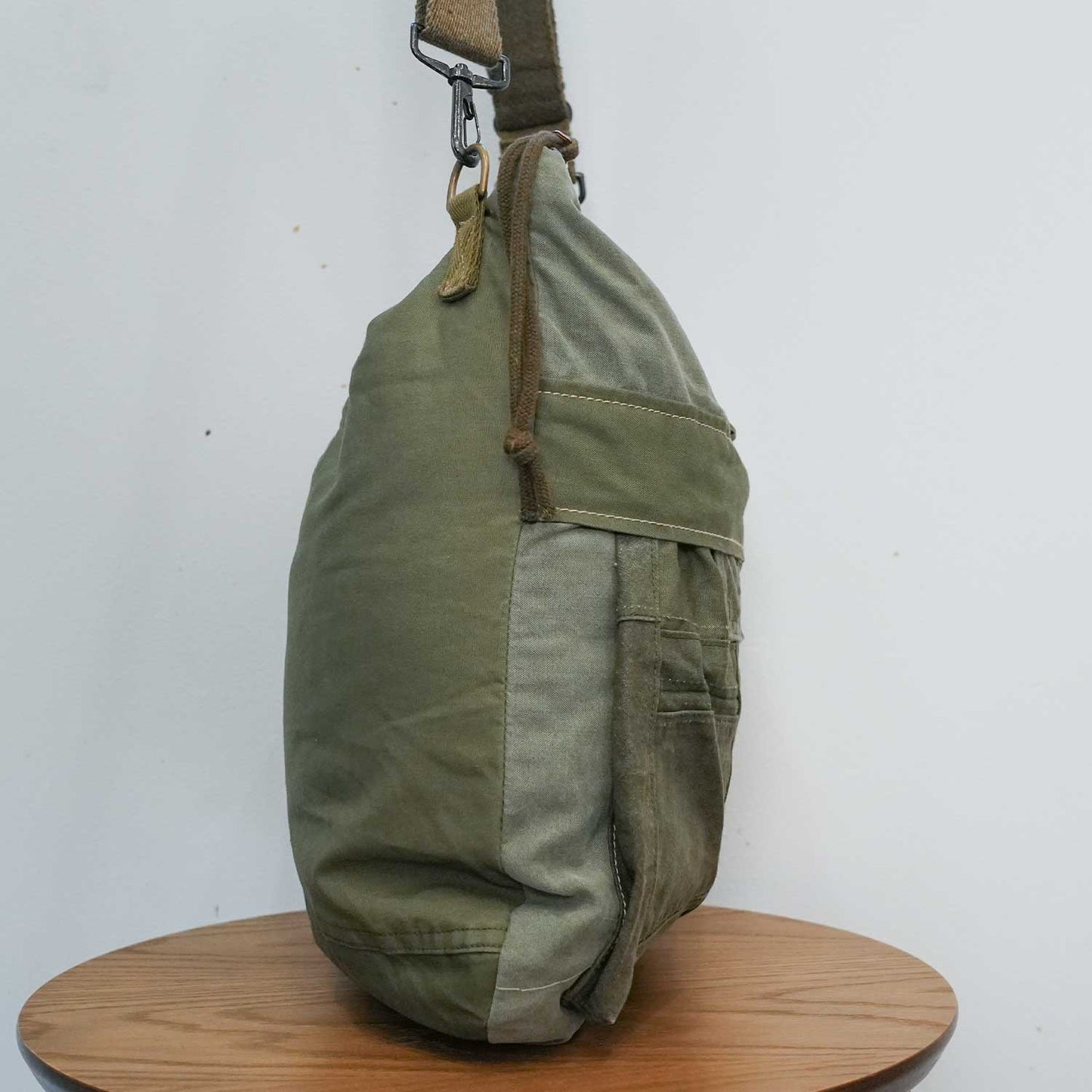 1950年代 50's アメリカ軍 USアーミーのスリーピングバッグ生地 リメイクショルダーバッグ(ヘルメットバッグ) Sサイズ