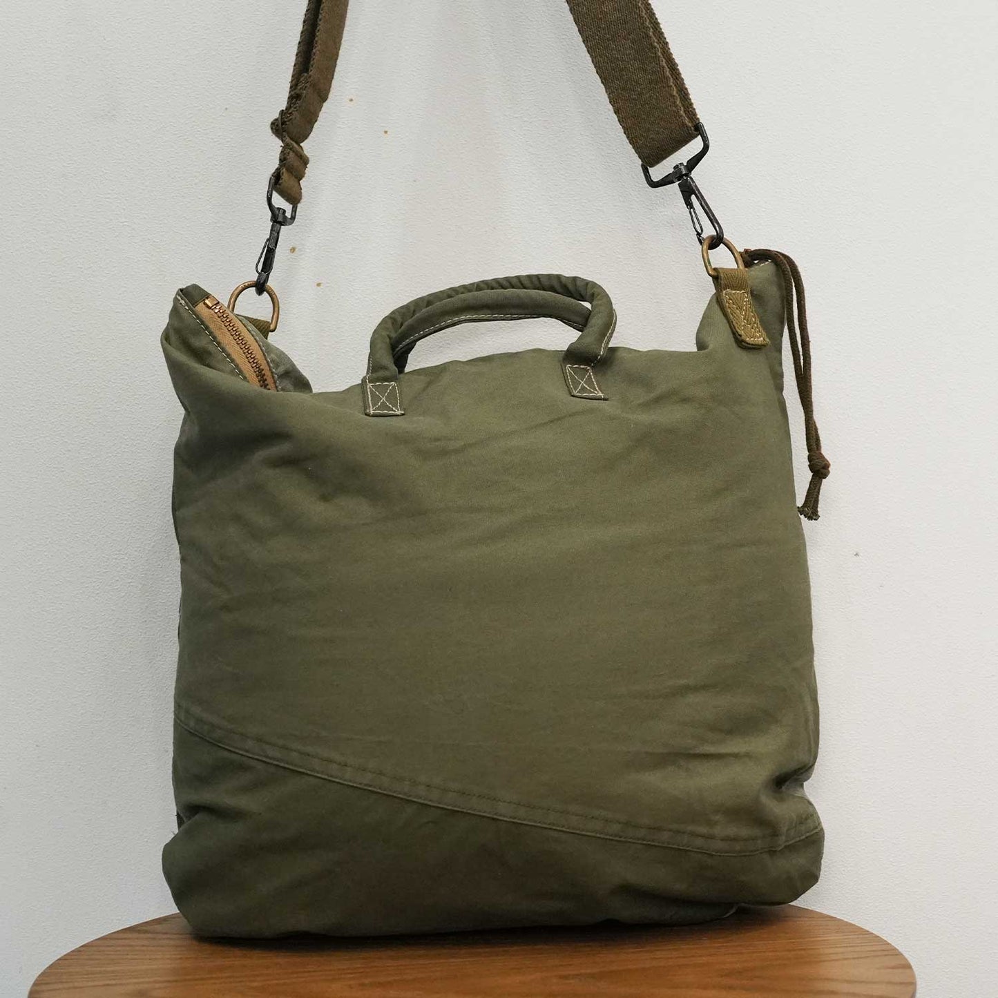 1950年代 50's アメリカ軍 USアーミーのスリーピングバッグ生地 リメイクショルダーバッグ(ヘルメットバッグ) Sサイズ