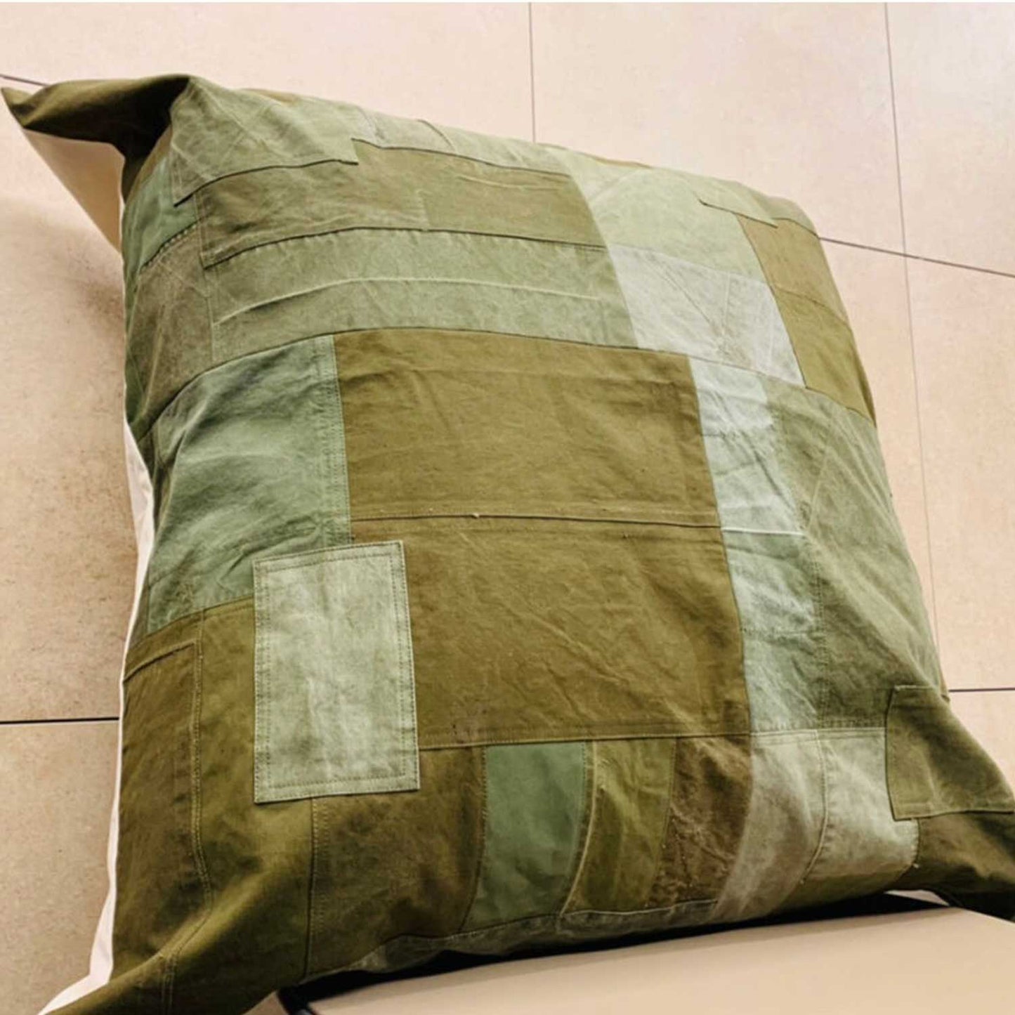 TK-Boro クッション（Army）(US軍ヴィンテージテントパッチワーククッションBOROスタイル)90cm角