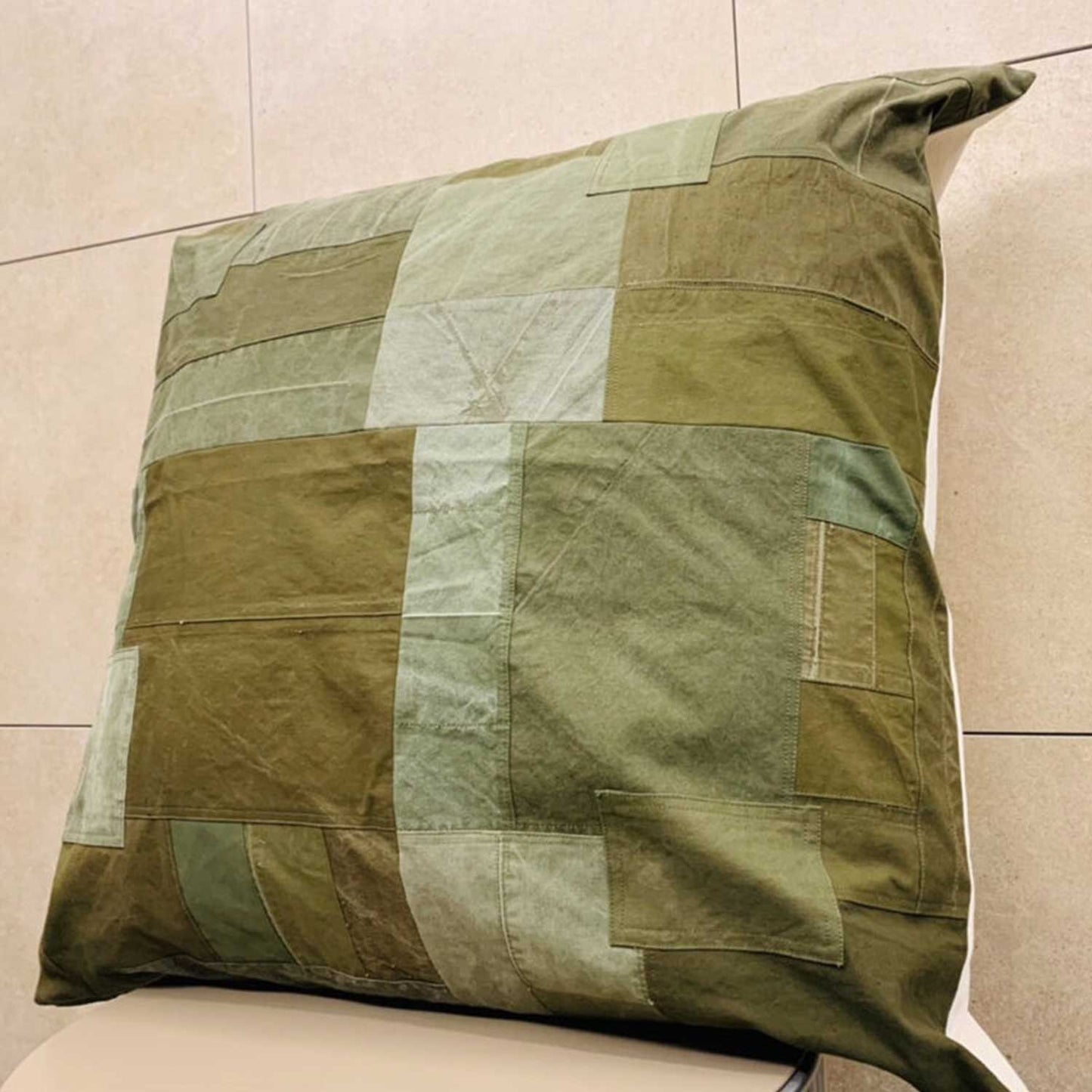 TK-Boro クッション（Army）(US軍ヴィンテージテントパッチワーククッションBOROスタイル)90cm角