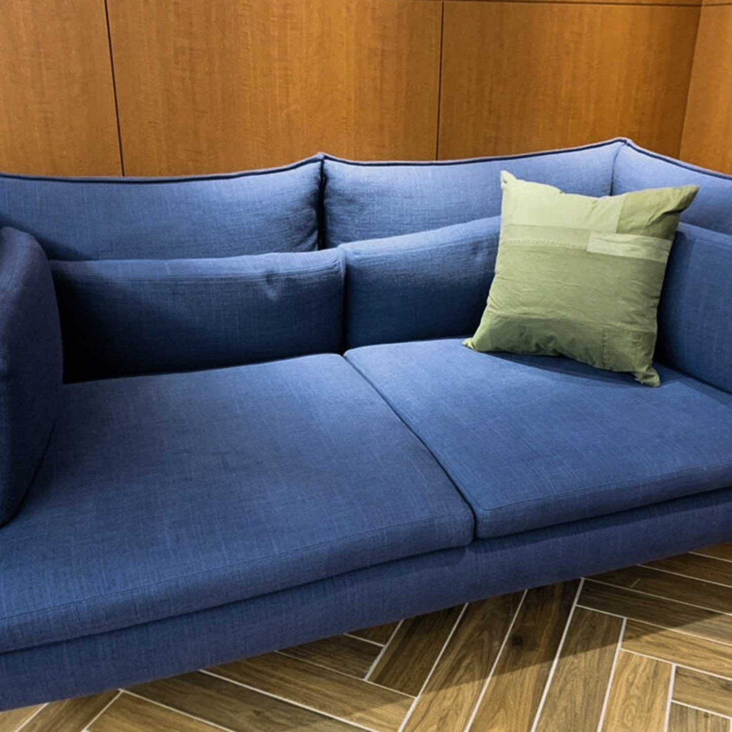 TK-Boro クッション・ミニ(US軍ヴィンテージテントパッチワーククッションBOROスタイル)｜T.K GARMENT SUPPLY｜リメイク・リサイクル・ナチュラルをメインコンセプトとして掲げたブランド ソファイメージ