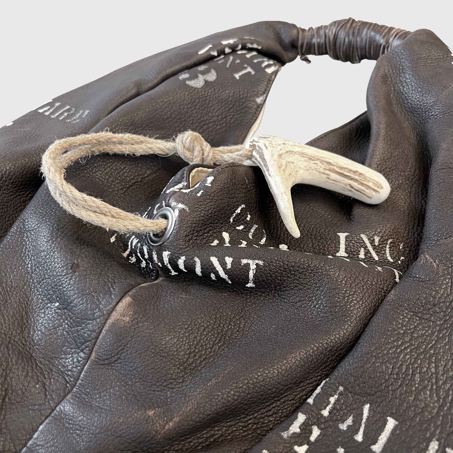 HOBOバッグ(ビンテージレザー(鹿皮)リメイク)