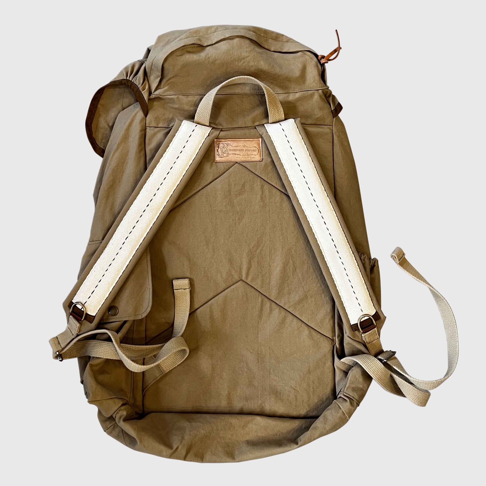 BIG Backpack　裏側（フランス軍ビンテージテントリメイク）T.K GARMENT SUPPLY｜リメイク・リサイクル・ナチュラルをメインコンセプトとして掲げたブランド