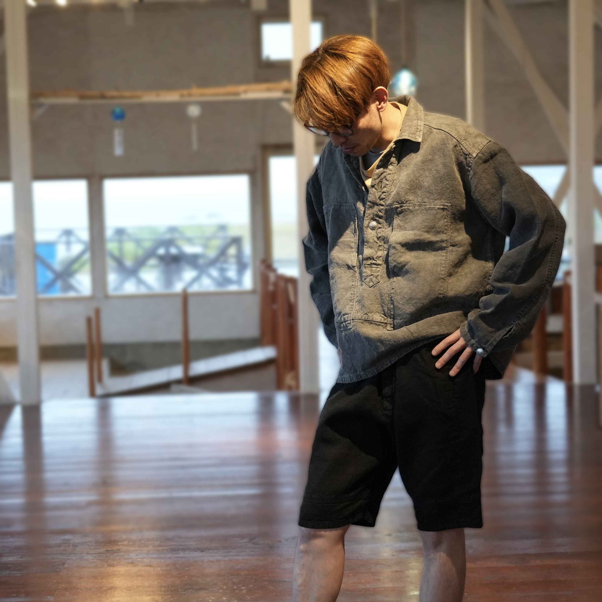 ショートパンツTKR-P2001（ヴィンテージクロスリメイク）｜T.K GARMENT SUPPLY｜リメイク・リサイクル・ナチュラルをメインコンセプトとして掲げたブランド 着用イメージ2