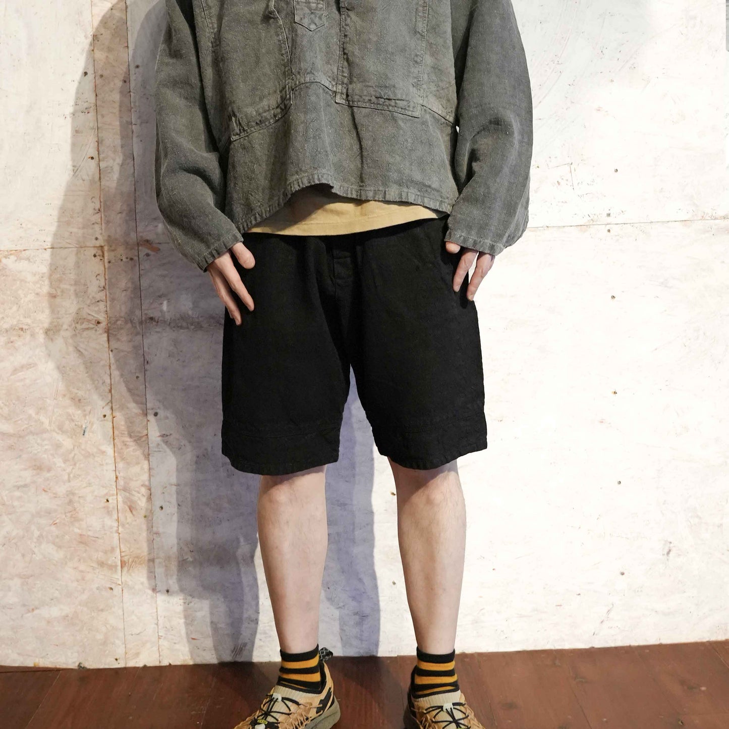 ショートパンツTKR-P2001（ヴィンテージクロスリメイク）｜T.K GARMENT SUPPLY｜リメイク・リサイクル・ナチュラルをメインコンセプトとして掲げたブランド　着用イメージ3