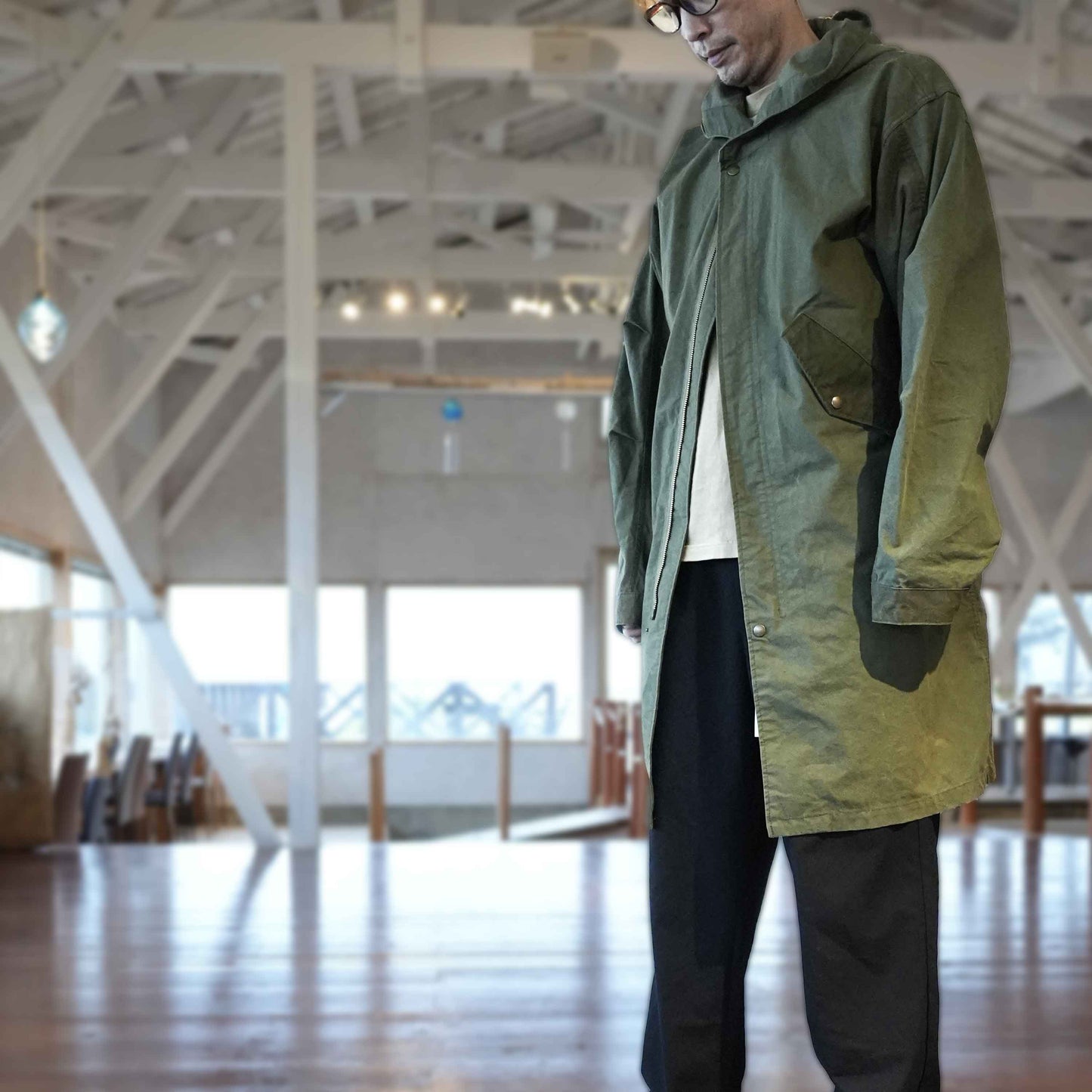 M51 フード付ロングコート(US ARMYヴィンテージクロスリメイク)T.K GARMENT SUPPLY｜リメイク・リサイクル・ナチュラルをメインコンセプトとして掲げたブランド　着用イメージ2