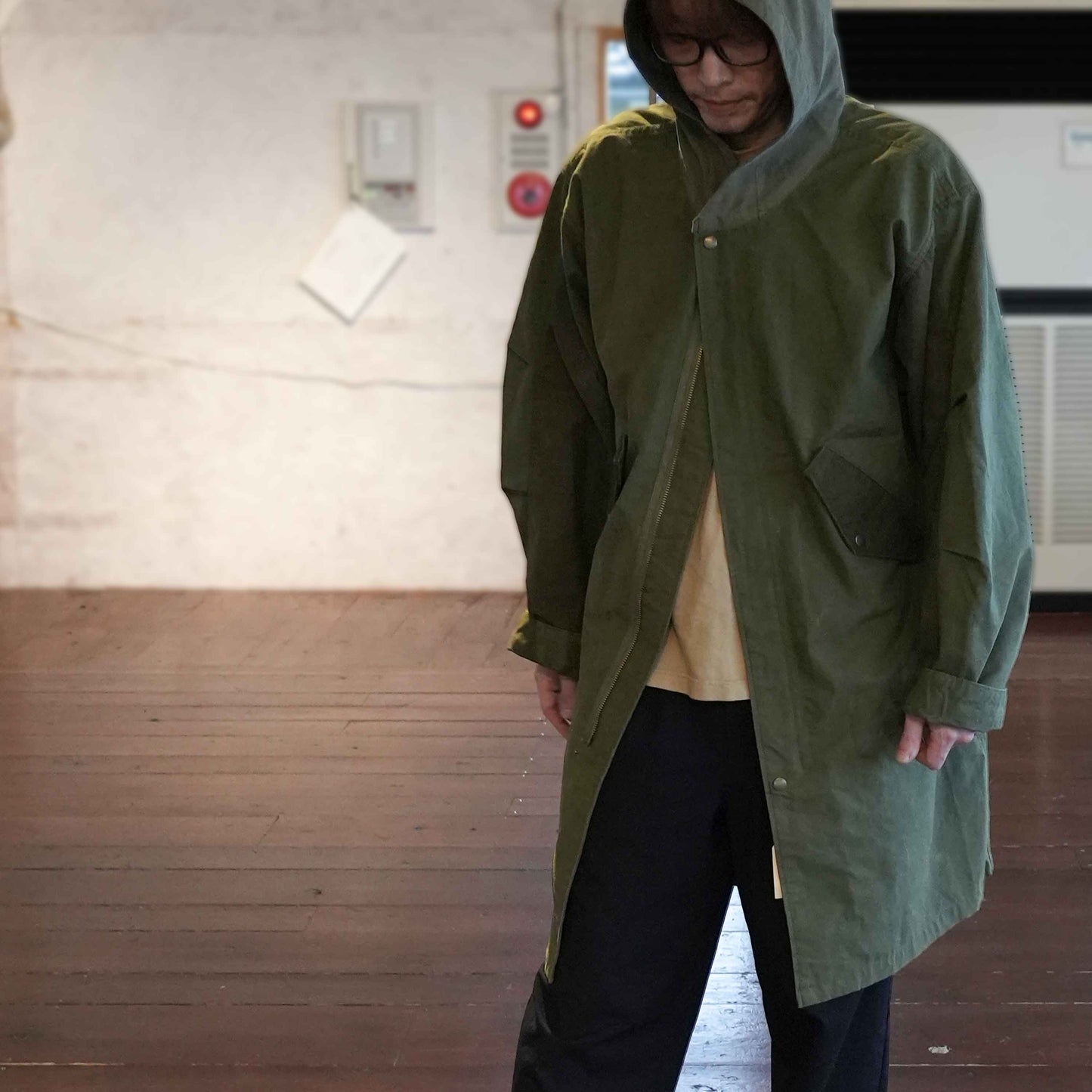 M51 フード付ロングコート(US ARMYヴィンテージクロスリメイク)T.K GARMENT SUPPLY｜リメイク・リサイクル・ナチュラルをメインコンセプトとして掲げたブランド　着用イメージ
