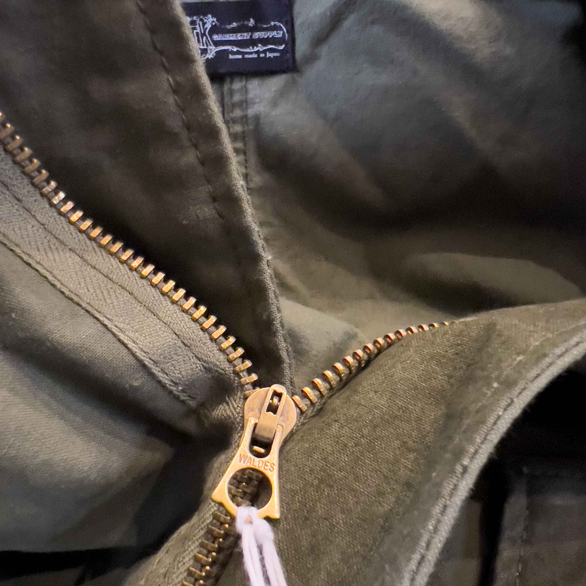 M51 フード付ロングコート(US ARMYヴィンテージクロスリメイク)T.K GARMENT SUPPLY｜リメイク・リサイクル・ナチュラルをメインコンセプトとして掲げたブランド　チャック部分