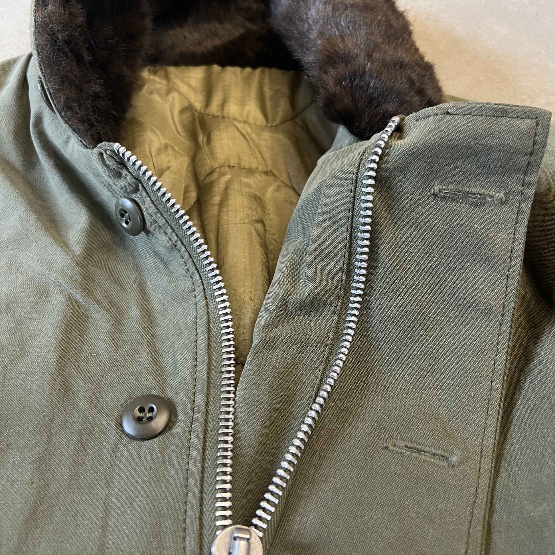 トラベラー・デッキジャケット（US ARMYビンテージテントリメイク）｜T.K GARMENT SUPPLY｜リメイク・リサイクル・ナチュラルをメインコンセプトとして掲げたブランド　首周り