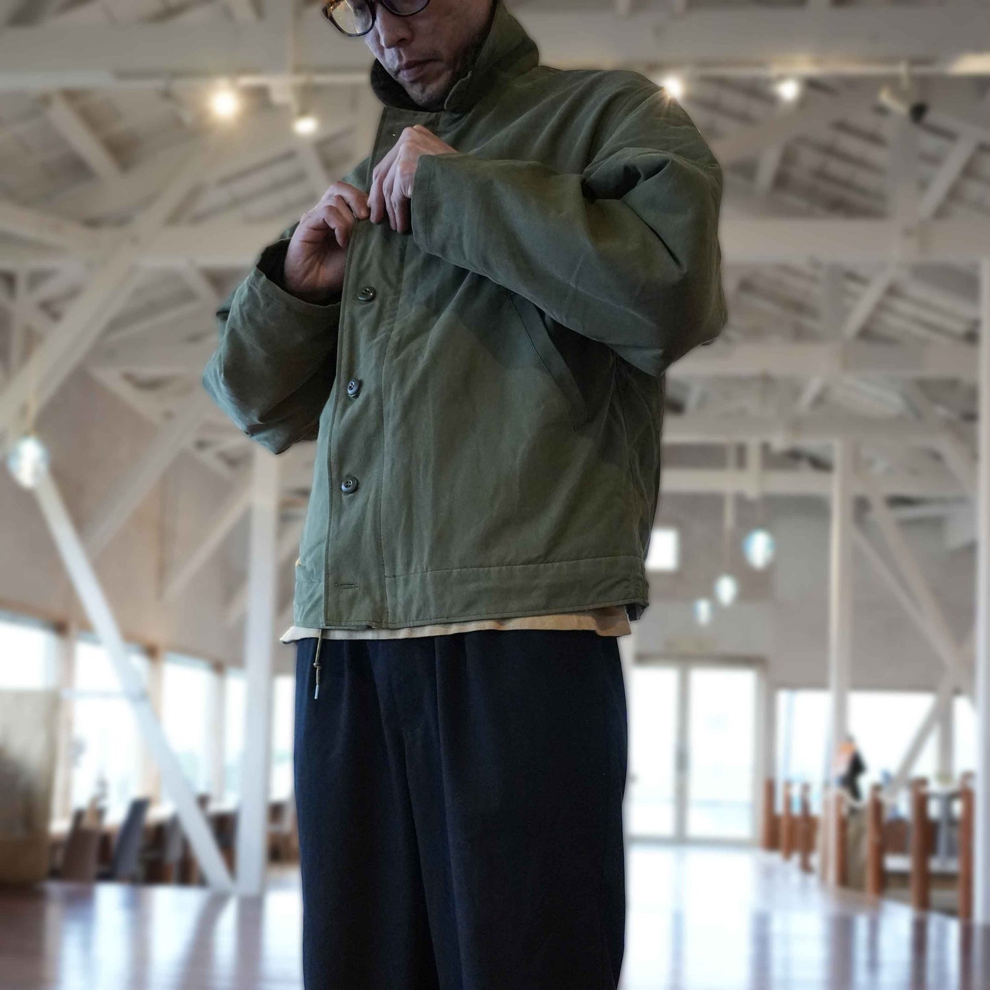 トラベラー・デッキジャケット（US ARMYビンテージテントリメイク）｜T.K GARMENT SUPPLY｜リメイク・リサイクル・ナチュラルをメインコンセプトとして掲げたブランド　着用イメージ