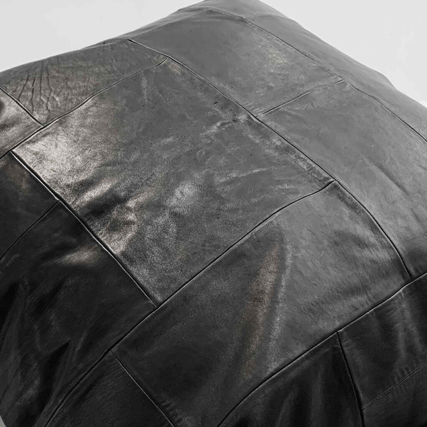 TK-Leather クッション（TKR-CS-LPTW90）(馬革＆牛革パッチワーク95cm角ヴィンテージクッション)｜T.K GARMENT SUPPLY｜リメイク・リサイクル・ナチュラルをメインコンセプトとして掲げたブランド　革の質感を活かすパッチワーク