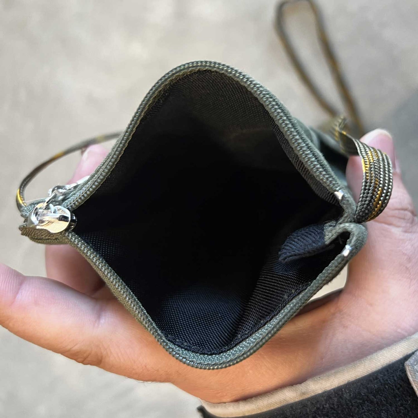 ネックポーチ｜ミニマリスト｜US ARMY ヴィンテージテント リメイク【くっきー！さんが動画で紹介してくださいました】